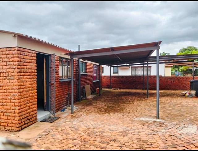 2 BEDROOM PROPERTY TO RENT IN MAHWELERENG